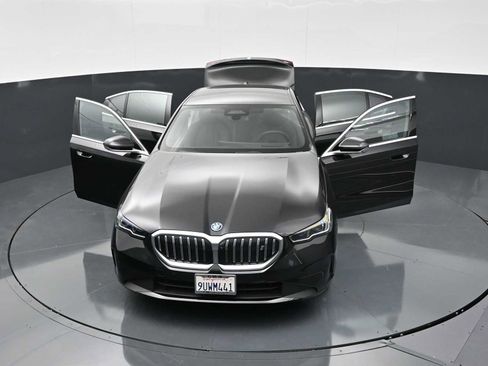 Used 2026 BMW i5 eDrive40 w/ Executive Package RWD image 33