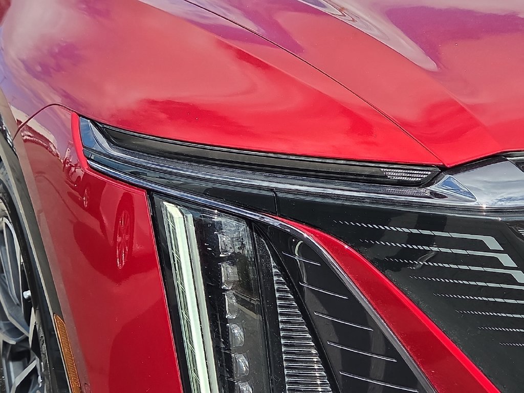 Used 2024 Cadillac Lyriq Sport RWD image 7