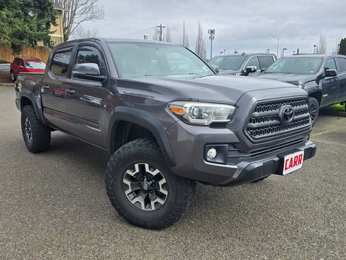 Used 2017 Toyota Tacoma TRD Off-Road w/ Tow Package image 35