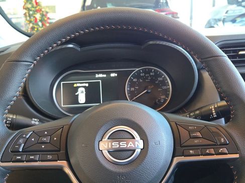 Used 2025 Nissan Versa SR w/ Trunk Package image 28