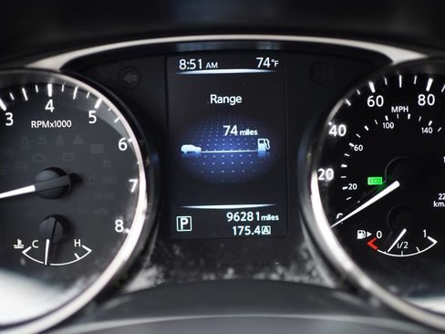 Used 2016 Nissan Rogue SV AWD/4WD image 15