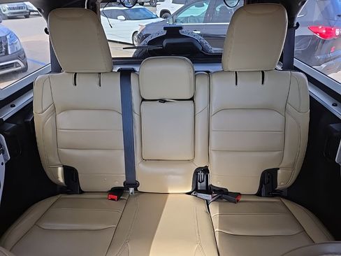 Used 2018 Jeep Wrangler Unlimited Sahara image 57