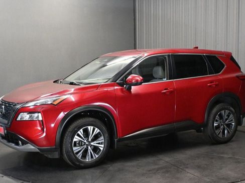 Used 2021 Nissan Rogue SV FWD image 1