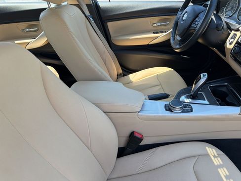 Used 2018 BMW 320i Sedan RWD image 31