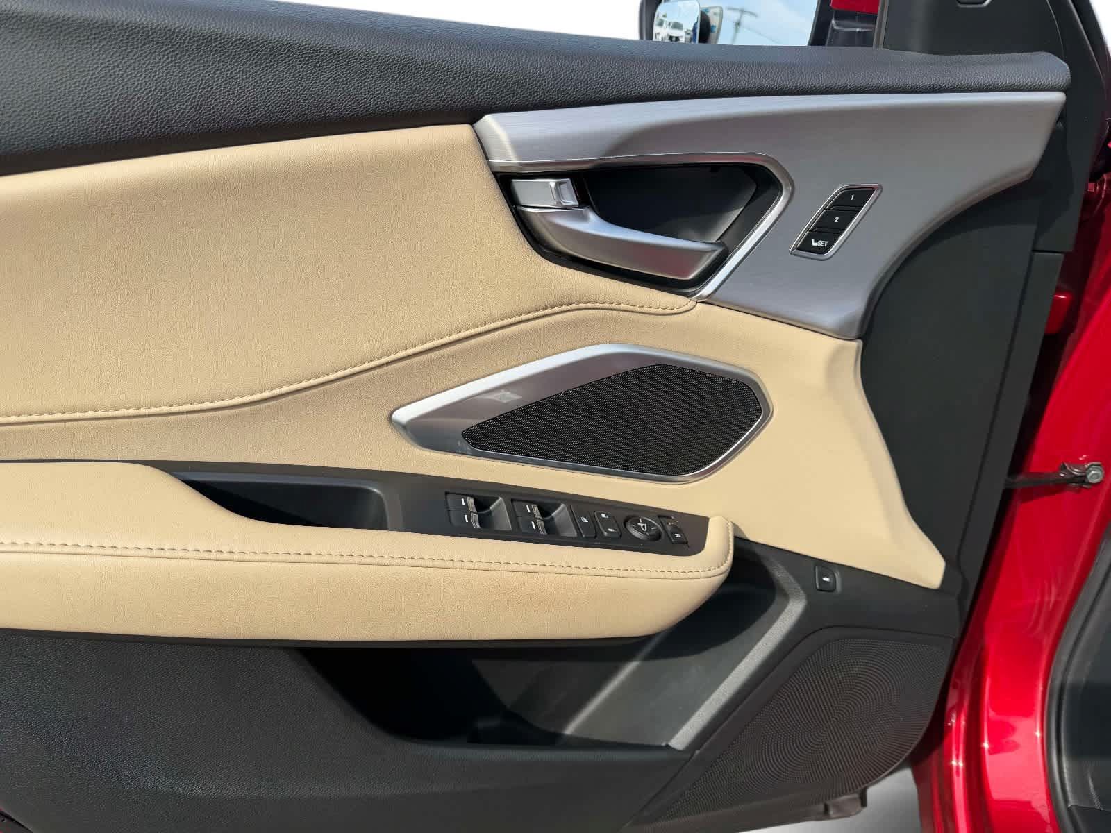 Used 2024 Acura RDX SH-AWD image 18