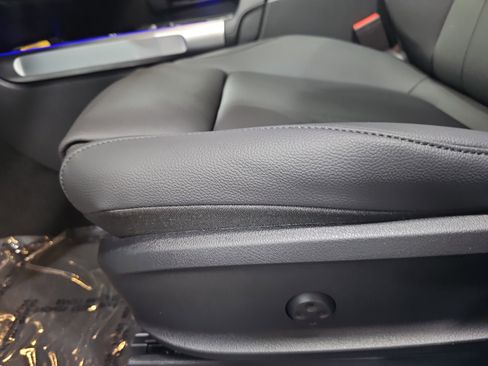 Used 2026 Mercedes-Benz GLB 250 image 28