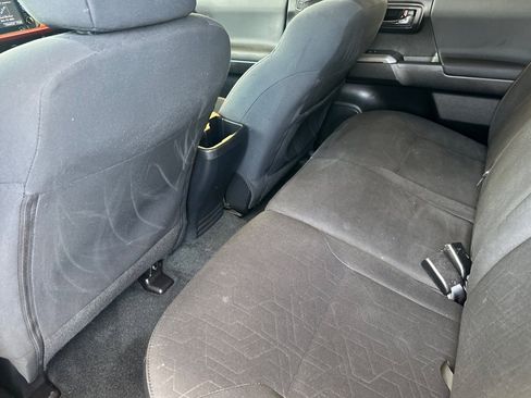 Certified 2018 Toyota Tacoma TRD Sport w/ Technology Package image 15