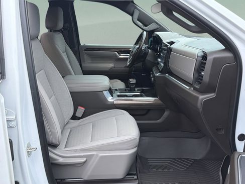 Used 2024 Chevrolet Silverado 1500 LT Trail Boss w/ Convenience Package II image 13