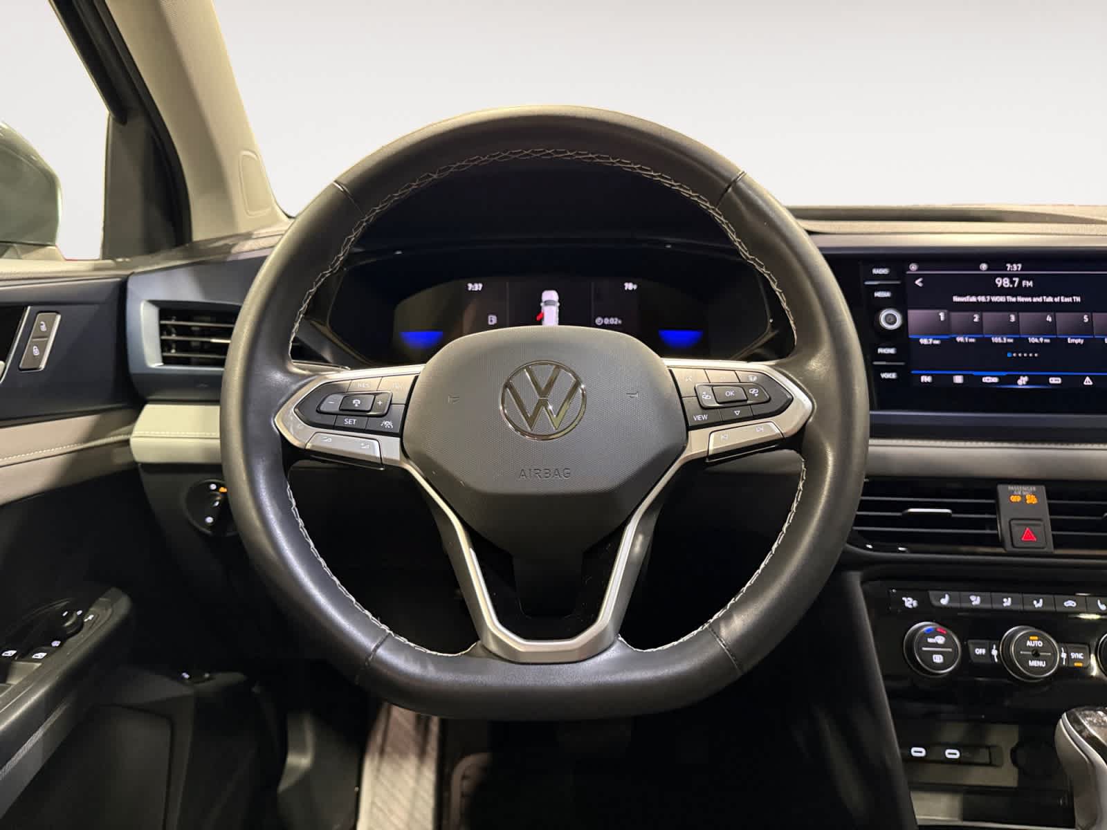 Used 2024 Volkswagen Taos SE FWD image 13