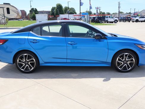 Used 2024 Nissan Sentra SR w/ SR Premium Package FWD image 4