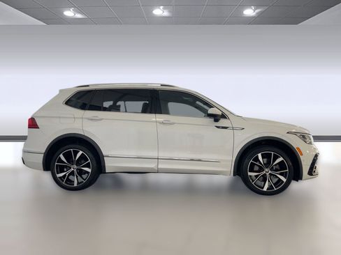 Used 2024 Volkswagen Tiguan SEL R-Line image 8