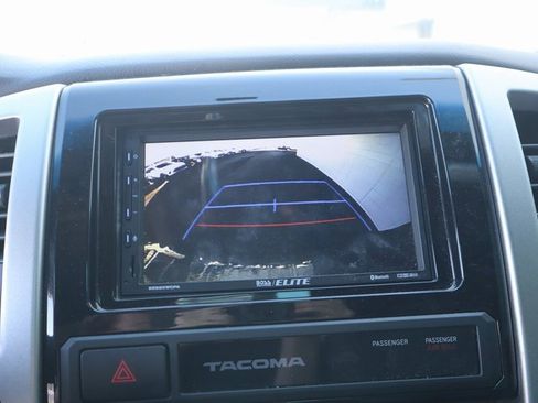 Used 2015 Toyota Tacoma 4x4 Double Cab image 37