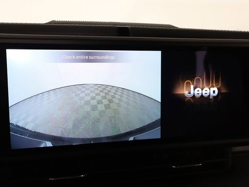 Used 2024 Jeep Wrangler Sahara image 42