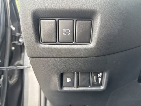 Used 2021 Toyota C-HR XLE FWD image 26
