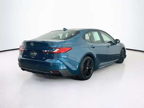 Used 2025 Toyota Camry SE FWD image 9