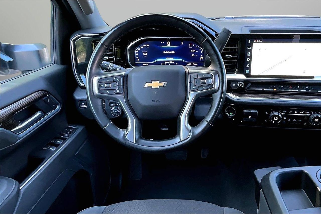 Used 2025 Chevrolet Silverado 2500 LT w/ Convenience Package AWD/4WD image 10