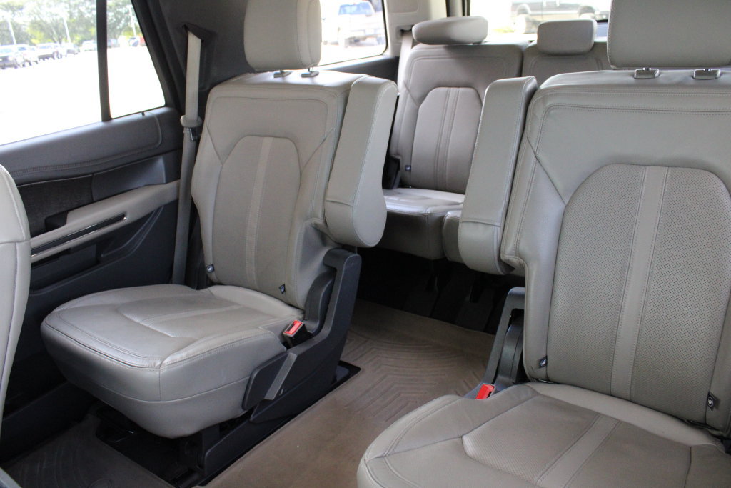 Used 2019 Ford Expedition Limited w/ Equipment Group 301A AWD/4WD image 22