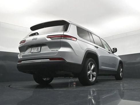 Used 2021 Jeep Grand Cherokee L Limited w/ Luxury Tech Group II AWD/4WD image 22