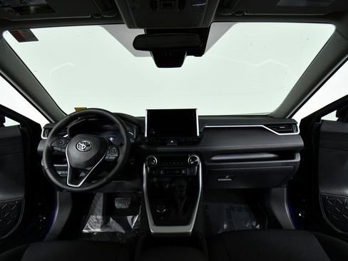 New 2025 Toyota RAV4 XLE image 18