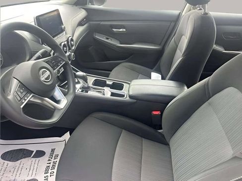Used 2025 Nissan Sentra SV FWD image 15