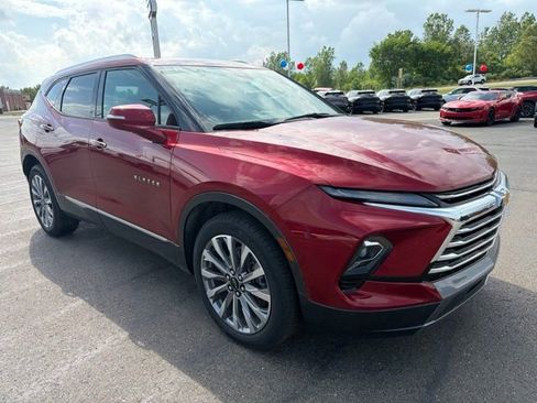 Used 2024 Chevrolet Blazer Premier AWD/4WD image 3