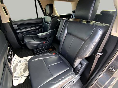 Used 2023 Ford Expedition XLT RWD image 19