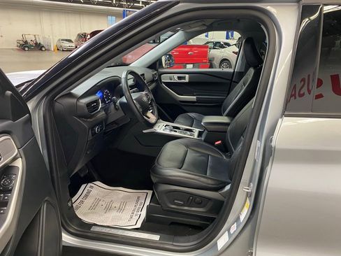 Used 2023 Ford Explorer Limited image 29