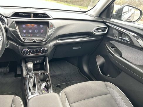 Used 2023 Chevrolet TrailBlazer LT w/ Sun and Liftgate Package image 18