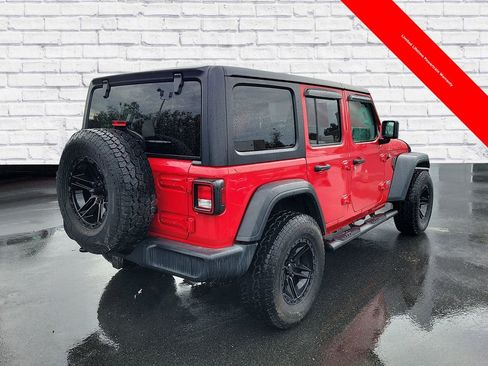 Used 2019 Jeep Wrangler Unlimited Sport S image 2