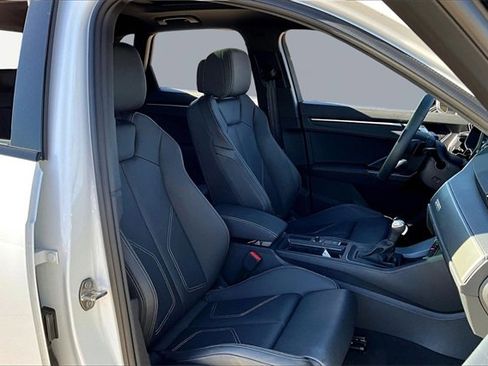 Used 2025 Audi Q3 2.0T Premium w/ Convenience Package image 7