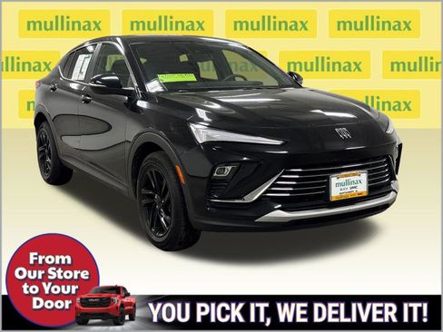 Used 2025 Buick Envista Preferred FWD image 2