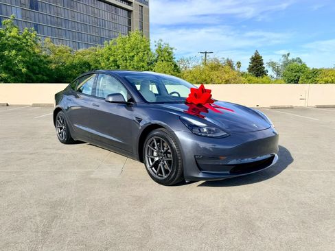 Used 2021 Tesla Model 3 Long Range AWD/4WD image 2