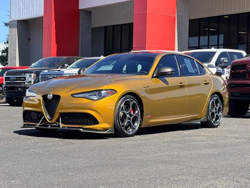 Used 2023 Alfa Romeo Giulia Veloce image 30