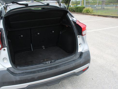 Used 2019 Nissan Kicks SR FWD image 26