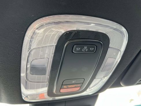 Certified 2025 Hyundai Elantra SEL image 31