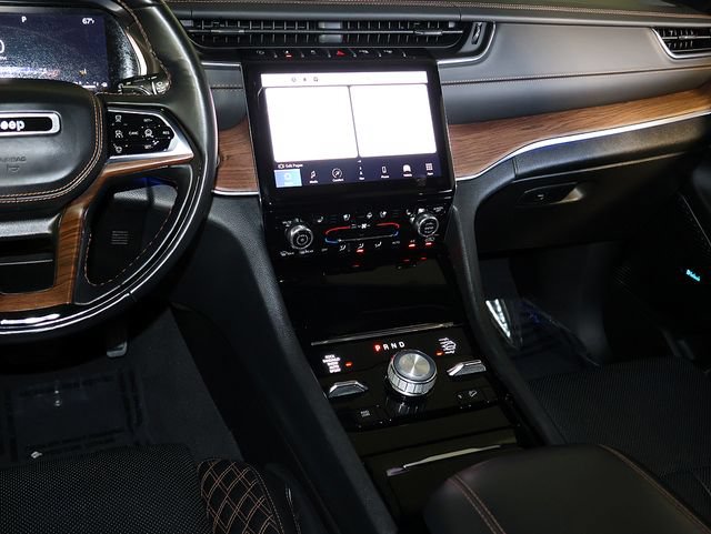 Used 2022 Jeep Grand Cherokee Summit w/ Adv Protech Group IV AWD/4WD image 16