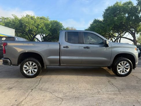 Used 2019 Chevrolet Silverado 1500 Custom w/ Custom Value Package image 8