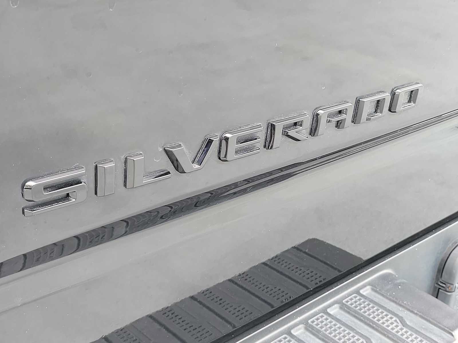 Used 2022 Chevrolet Silverado 1500 LT AWD/4WD image 10