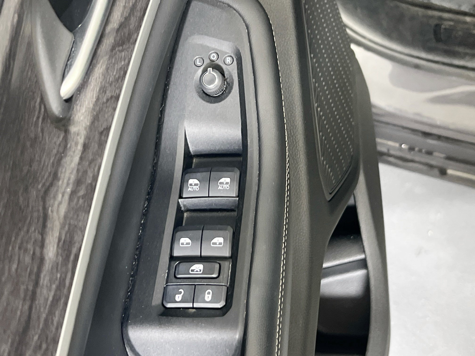 Used 2023 Jeep Grand Cherokee Limited w/ MOPAR Finishing Package AWD/4WD image 18
