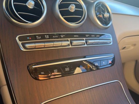 Used 2022 Mercedes-Benz GLC 300 4MATIC image 22
