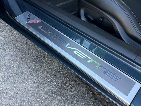 Used 2019 Chevrolet Corvette Stingray Coupe w/ Carbon Flash Badge Package RWD image 18