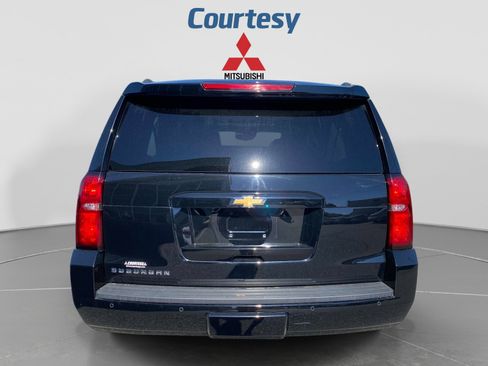 Used 2020 Chevrolet Suburban LT w/ Luxury Package AWD/4WD image 4