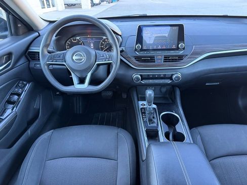 Used 2023 Nissan Altima 2.5 SV image 4