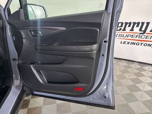 Used 2025 Honda Passport EX-L image 29