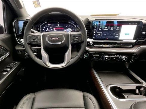 Used 2024 GMC Sierra 2500 SLT w/ SLT Premium Package AWD/4WD image 4