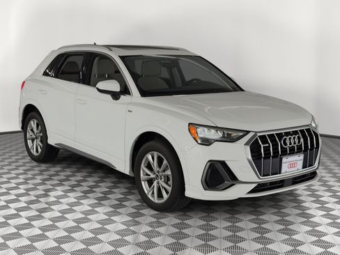Used 2021 Audi Q3 2.0T Premium AWD/4WD image 7