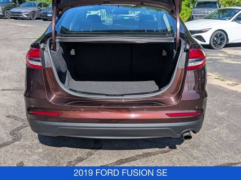 Used 2019 Ford Fusion SE w/ Equipment Group 151A FWD image 28