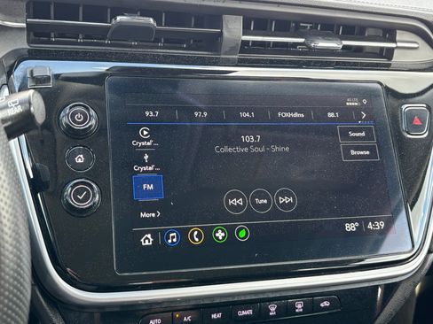 Used 2023 Chevrolet Bolt EUV LT image 26