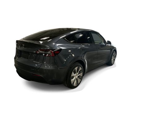Certified 2023 Tesla Model Y AWD image 6