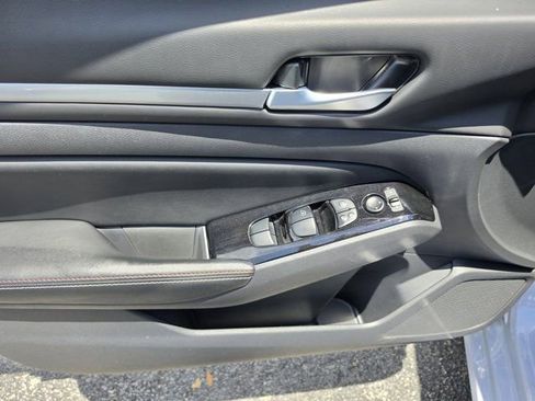 Used 2024 Nissan Altima 2.5 SR w/ SR Premium Package image 17